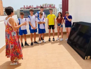 Plaques solars al terrat de l'escola